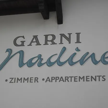 Garni Nadine *